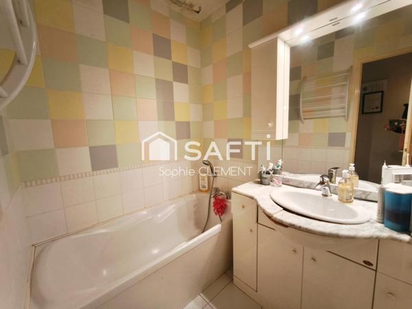 Les Oustalous T4/5 avec 3 chambres + piscine + cellier + balcon + parking