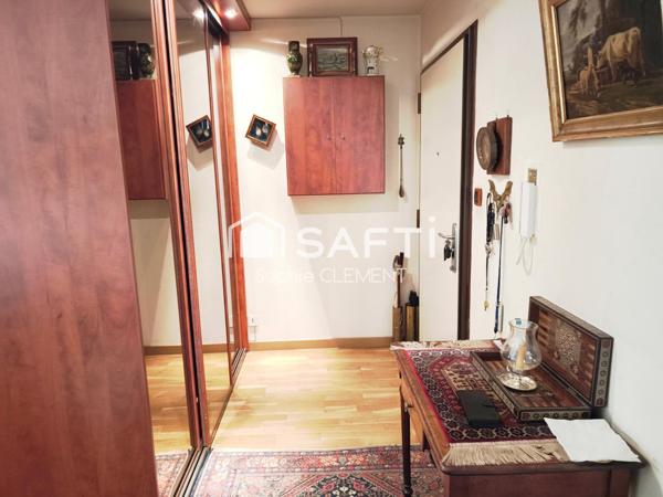 Les Oustalous T4/5 avec 3 chambres + piscine + cellier + balcon + parking