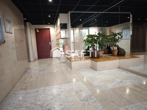 Les Oustalous T4/5 avec 3 chambres + piscine + cellier + balcon + parking