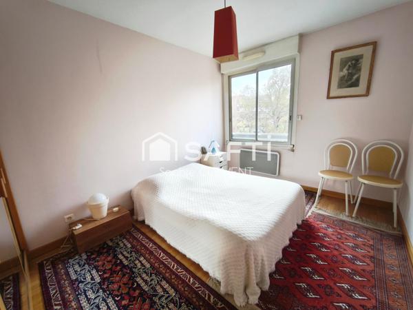 Les Oustalous T4/5 avec 3 chambres + piscine + cellier + balcon + parking