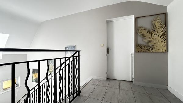 Maison
         9 pièces
        - 230 m² Exclusivité 475 000 € *