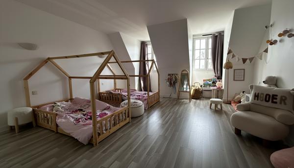 Maison
         9 pièces
        - 230 m² Exclusivité 475 000 € *