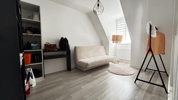 Maison
         9 pièces
        - 230 m² Exclusivité 475 000 € *
