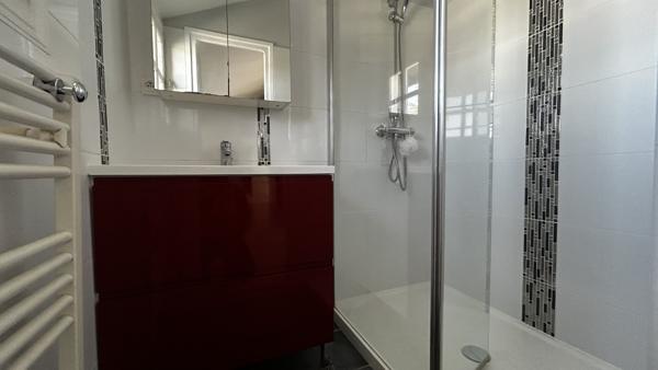 Maison
         9 pièces
        - 230 m² Exclusivité 475 000 € *