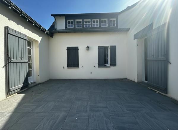 Maison
         9 pièces
        - 230 m² Exclusivité 475 000 € *