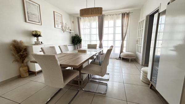 Maison
         9 pièces
        - 230 m² Exclusivité 475 000 € *
