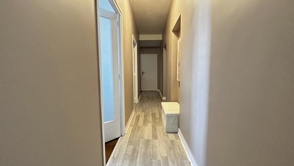 Maison
         9 pièces
        - 230 m² Exclusivité 475 000 € *