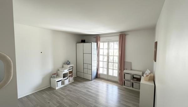 Maison
         9 pièces
        - 230 m² Exclusivité 475 000 € *