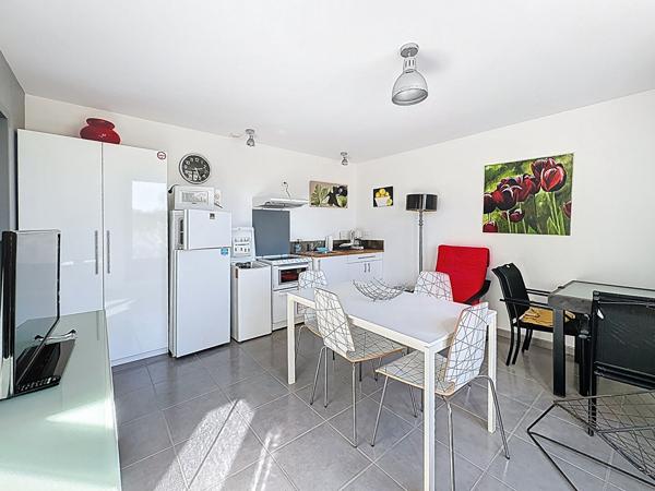 Maison contemporaine 6 pièces à vendre à Nailloux avec vue dégagée sur lac