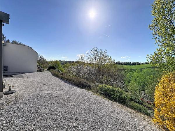 Maison contemporaine 6 pièces à vendre à Nailloux avec vue dégagée sur lac