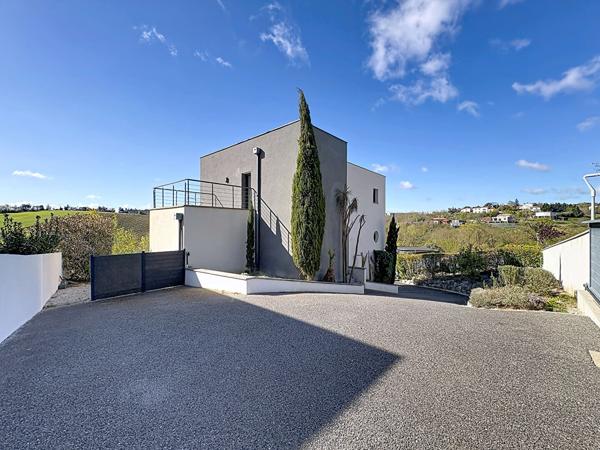 Maison contemporaine 6 pièces à vendre à Nailloux avec vue dégagée sur lac