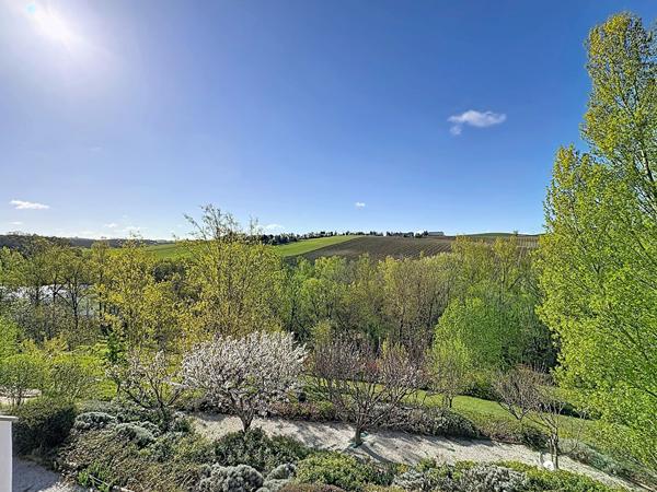 Maison contemporaine 6 pièces à vendre à Nailloux avec vue dégagée sur lac
