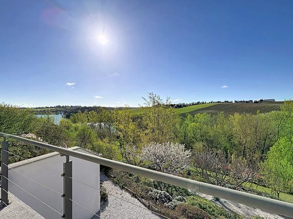 Maison contemporaine 6 pièces à vendre à Nailloux avec vue dégagée sur lac