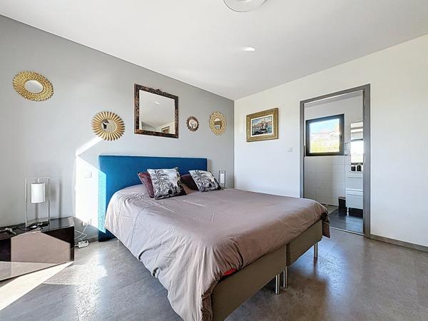 Maison contemporaine 6 pièces à vendre à Nailloux avec vue dégagée sur lac