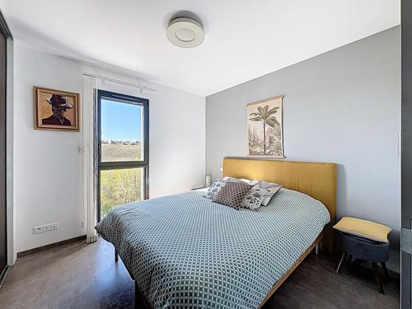 Maison contemporaine 6 pièces à vendre à Nailloux avec vue dégagée sur lac