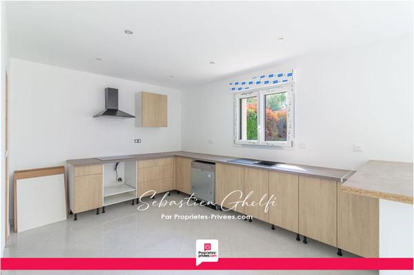 maison de plain-pied avec 3 chambres-cellier-garage-jardin