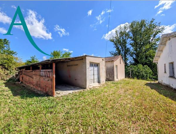 MAISON T4 124 M2 avec T2 , Garage, dépendances,1500m² de terrain.