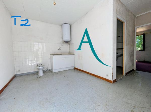 MAISON T4 124 M2 avec T2 , Garage, dépendances,1500m² de terrain.