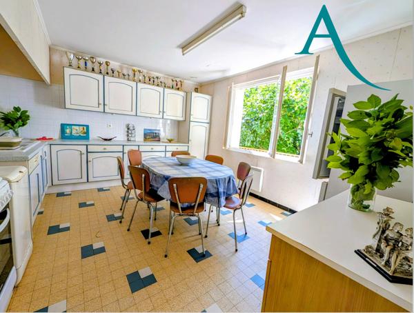 MAISON T4 124 M2 avec T2 , Garage, dépendances,1500m² de terrain.