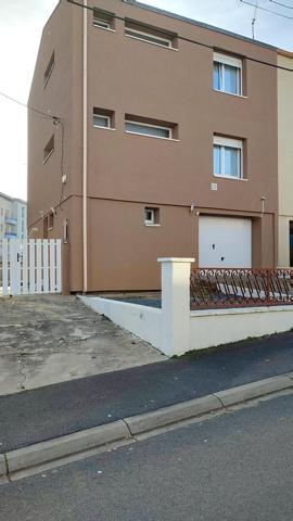 Maison jumelée rénovée