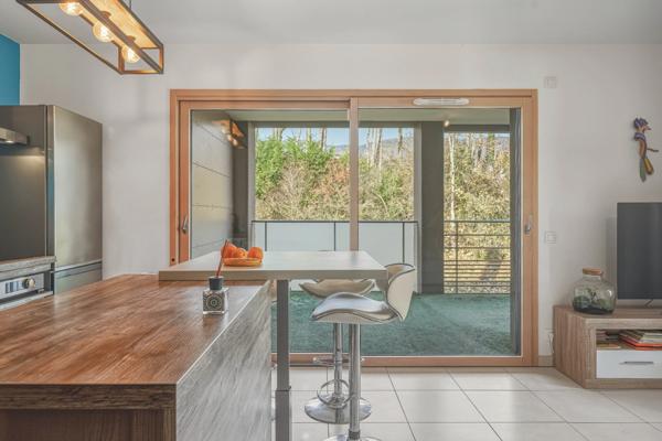 Appartement à vendre 3 pièces DIVONNE LES BAINS (01) - 68 m2 - terrasse 35 m2, cave et 2 box