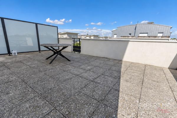 DUPLEX 5 PIÈCES – 114 M² – 4 CHAMBRES – TERRASSE – DERNIER ÉTAGE