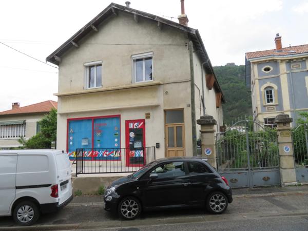 APPARTEMENT de 77 m2 - T4 - CENTRE VILLE - DIGNE LES BAINS (04000)