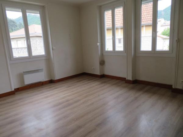 APPARTEMENT de 77 m2 - T4 - CENTRE VILLE - DIGNE LES BAINS (04000)