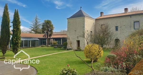 Propriété 12 pièces proche de THOUARS (79) un lieu d’exception.