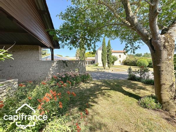 Propriété 12 pièces proche de THOUARS (79) un lieu d’exception.