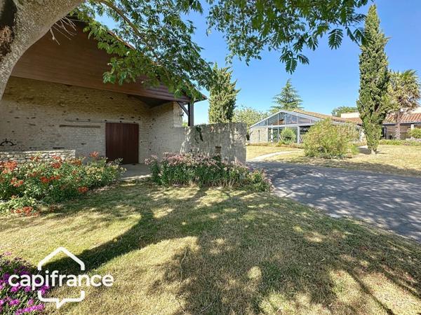 Propriété 12 pièces proche de THOUARS (79) un lieu d’exception.