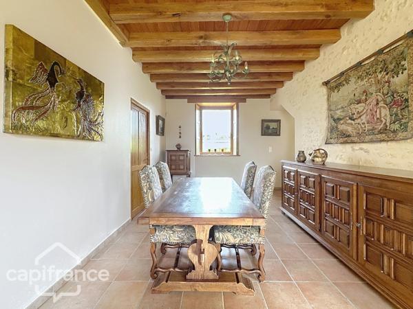 Propriété 12 pièces proche de THOUARS (79) un lieu d’exception.