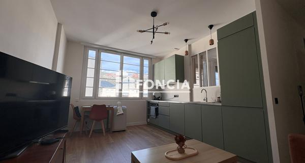 Location Studio meublé 33.7 m² - Toulon 83000