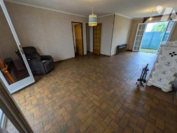 À vendre : charmante maison individuelle de plain-pied sur sous-sol complet, idéalement située ...