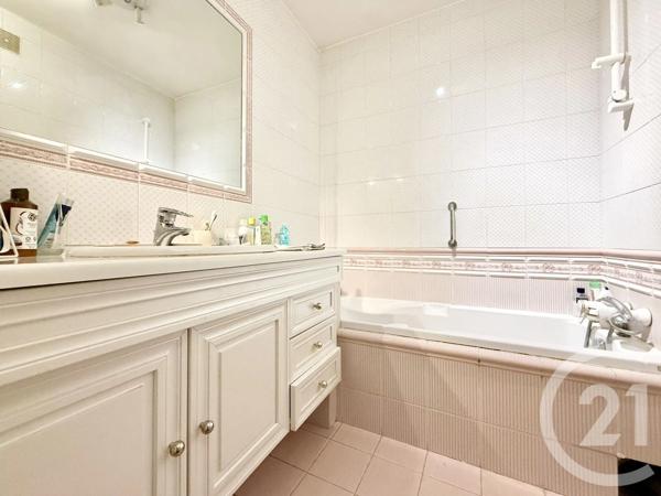 Appartement F5 à vendre  5 pièces - 91,08 m 2   ST GERMAIN EN LAYE  - 78