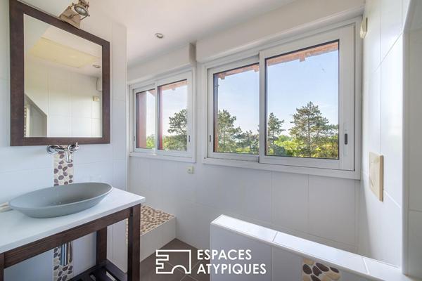 Maison familiale de caractère , avec vue et vaste jardin