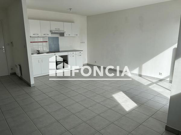 Location Appartement 3 pièces 67.4 m² - 9 RUE DES PRES FAUCHER Niort 79000