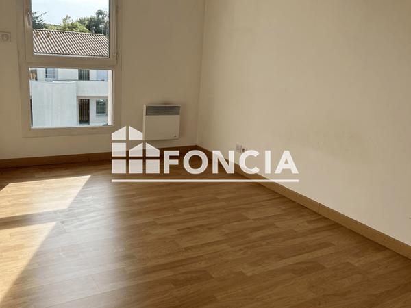 Location Appartement 3 pièces 67.4 m² - 9 RUE DES PRES FAUCHER Niort 79000