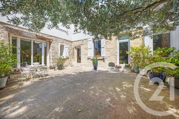 Maison à vendre  8 pièces - 217,95 m 2   BAGNEUX  - 92