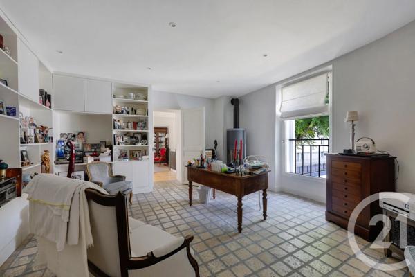 Maison à vendre  8 pièces - 217,95 m 2   BAGNEUX  - 92