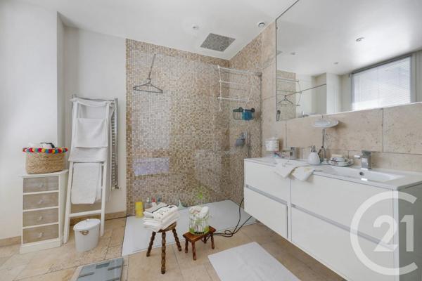 Maison à vendre  8 pièces - 217,95 m 2   BAGNEUX  - 92