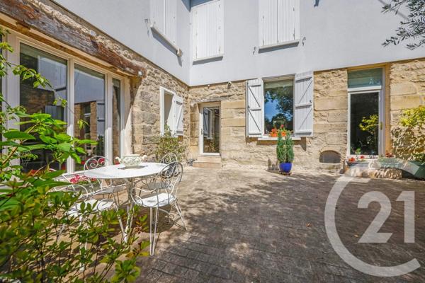 Maison à vendre  8 pièces - 217,95 m 2   BAGNEUX  - 92