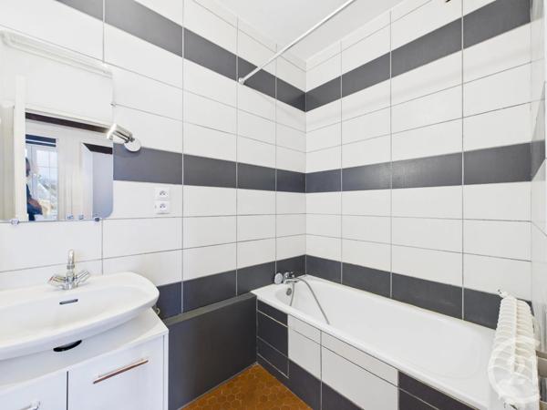 Appartement F2 à vendre  2 pièces - 40,93 m 2   CHARTRES  - 28