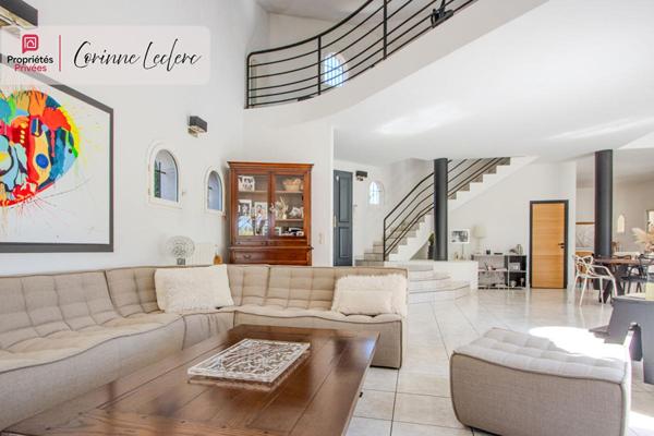 VILLA DE PRESTIGE EN EXCLUSIVITE A SIGEAN-188M2