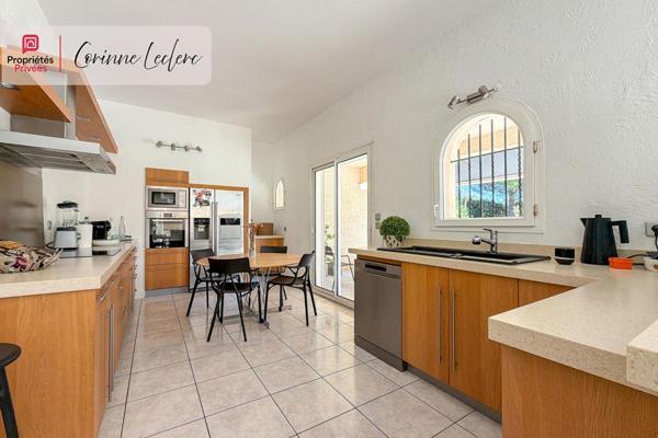 VILLA DE PRESTIGE EN EXCLUSIVITE A SIGEAN-188M2