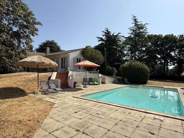 MOUILLERON LE CAPTIF / Vente Maison 5 Pièces 170 m²