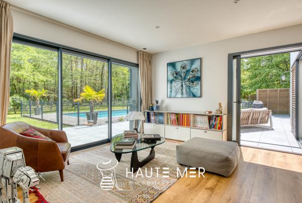TREFLE – Lisière de ville – villa contemporaine au cœur d’un parc boisé