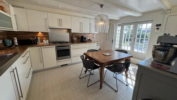 SAINT-PIERRE-QUIBERON - Vente propriété exceptionnelle de 300 m² avec piscine, étang et très grand terrain