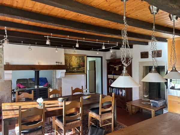 Couleuvre – Maison individuelle sur 5,13 hectares de terrain privé, entourée par la nature et le calme Couleuvre (03320)