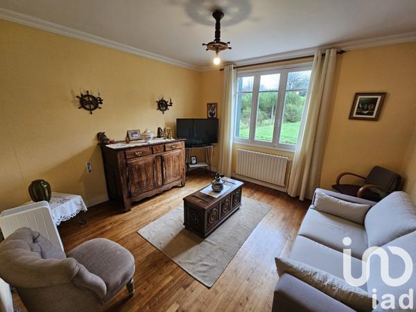 Maison de village 5 pièces de 125 m² à Loguivy-Plougras (22780)